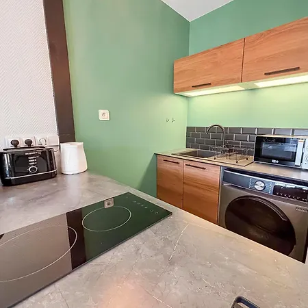 Wi-fi Et Balcon, Tres Bien Situe