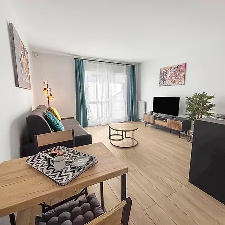 Wi-fi Et Balcon, Tres Bien Situe Apartamento
