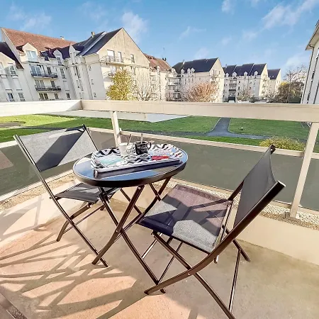 Wi-fi Et Balcon, Tres Bien Situe Daire