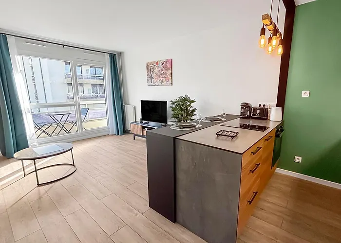 Apartment Wi-fi Et Balcon, Tres Bien Situe *