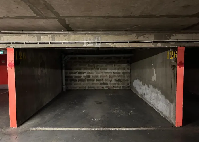 Wi-fi Et Balcon, Tres Bien Situe Apartment